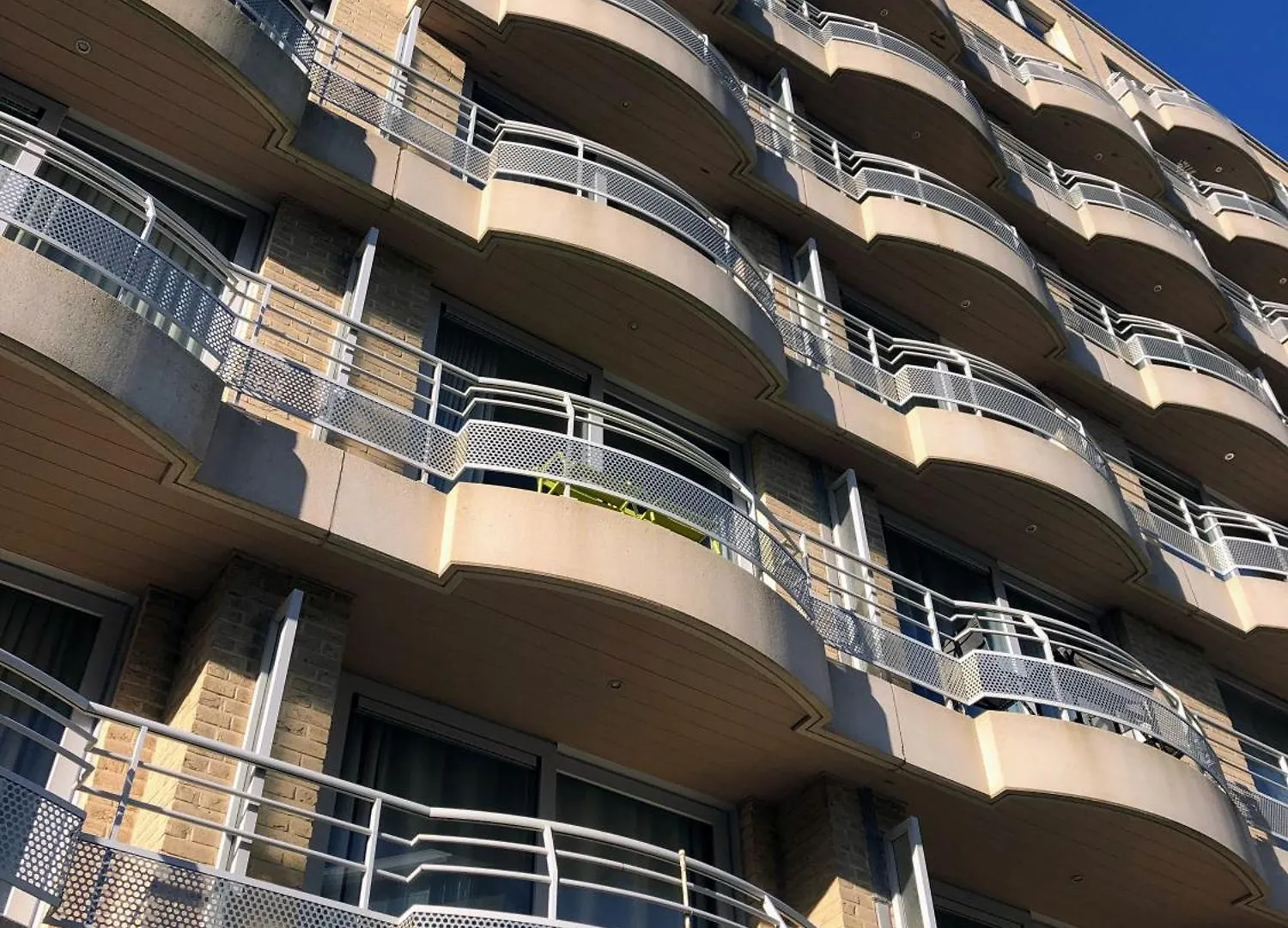 La Vie Sur Mer - Appartement Zijdelings Zeezicht Mariakerke Ostend 0*,  Belgium